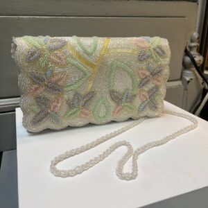 *AS-IS* PASTEL FLORAL IRIDESCENT BEADED PURSE in WHITE